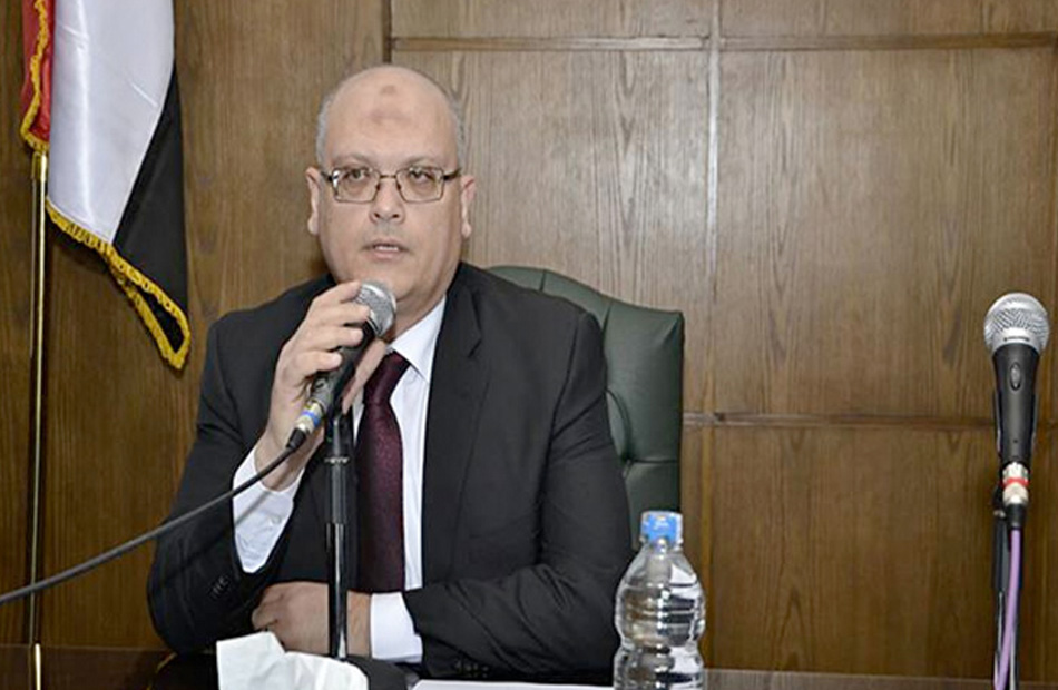 تجارة عين شمس تحقق المركز الاول فى محو الامية