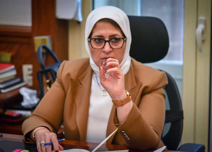 وزيرة الصحة تستعرض جهود الوزارة للارتقاء بالمستوى التعليمي للأطباء