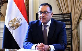 رئيس الوزراء يوجه الشكر لرئيس الجامعة الأمريكية فى القاهرة