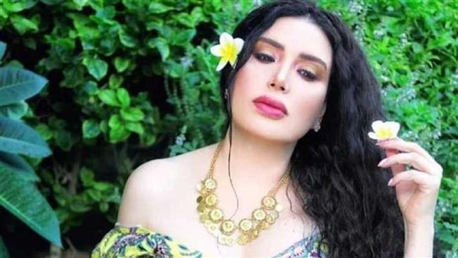 عبير صبرى تتلقى لقاح كورونا