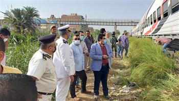   نائب محافظ بنى سويف يتفقد موقع توقف أحد القطارات بمدينة ببا