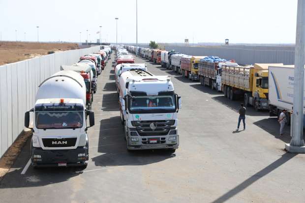 هدية من السيسى وشعب مصر لسكان غزة..  وصول 52 شاحنة بالمساعدات الإنسانية للقطاع
