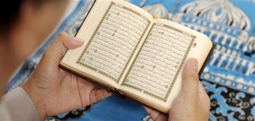 هل يجوز قراءة القرآن على المتوفى بنية الصدقة؟ دار الإفتاء