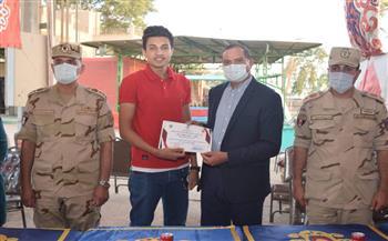 جامعة سوهاج  تكرم الطلاب المشاركين في المشروع التدريبي «صقر ٧٥»