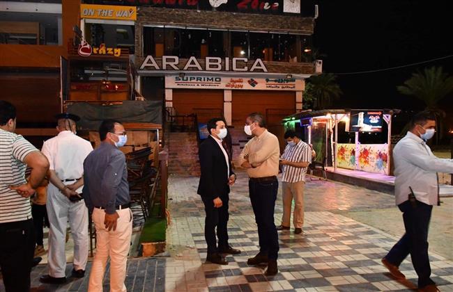 غلق ملعبين لكرة القدم و63 مقهى ومحل تجاري بالفيوم