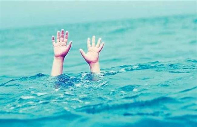 انتشال الجثة الثانية لحادث غرق شابين بالإسكندرية