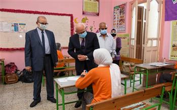   محافظ بورسعيد يتفقد سير امتحانات الشهادة الإعدادية