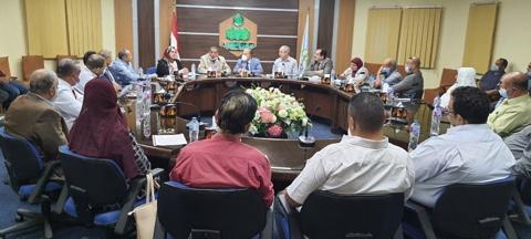 "مستثمرى العاشر" يلتقون مع رئيس مصلحة الرقابة الصناعية