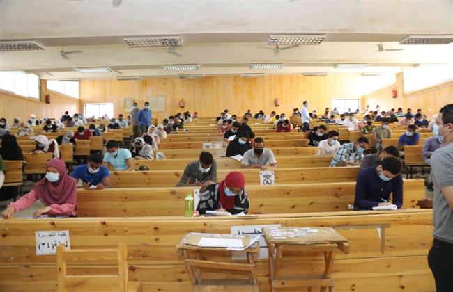 9139 طالب وطالبة أدوا الامتحانات بجامعة جنوب الوادي