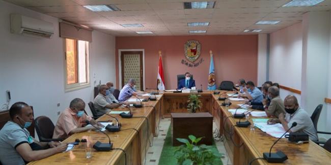 لجنة الاستراحات ومساكن هيئة التدريس بجامعة سوهاج تجتمع لاستعراض آخر المستجدات 