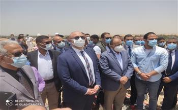 محافظ بني سويف ووزير التنمية المحلية يتفقدان المدفن الصحي بسنور