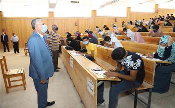   «غرباوي»: انتظام لجان الامتحانات بجامعة  جنوب الوادى