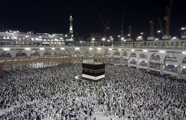 ما حكم الشرع في قصر الحج على الموجودين في السعودية؟.. الإفتاء تجيب