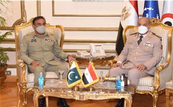   بالفيديو والصور.. وزير الدفاع يلتقي رئيس هيئة الأركان الباكستانية خلال زيارته لمصر