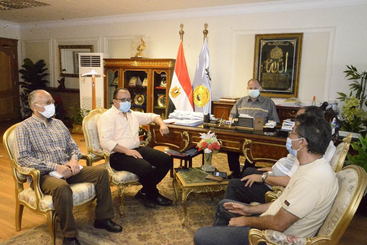 تفاصيل لقاء وفد مجلس الوزراء لـ محافظ أسيوط
