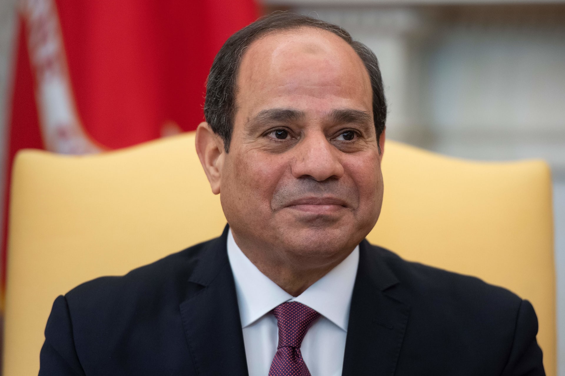 الرئيس السيسي يدعو أمير قطر لزيارة مصر