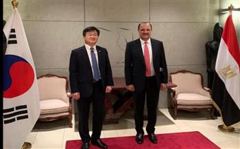   السفير المصري في سول يستقبل وزير تدبير الاحتياجات الدفاعية الكوري