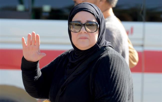 دلال عبدالعزيز تحتاج إلى الأكسجين