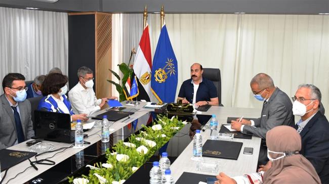 محافظ أسوان: إستمرار المشروع السويسري لتحسين مياه الشرب