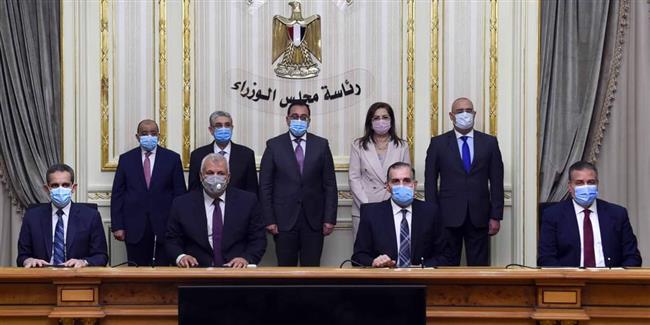 توقيع 3 بروتوكولات تعاون لاستخدام أراضى الوادى الجديد 