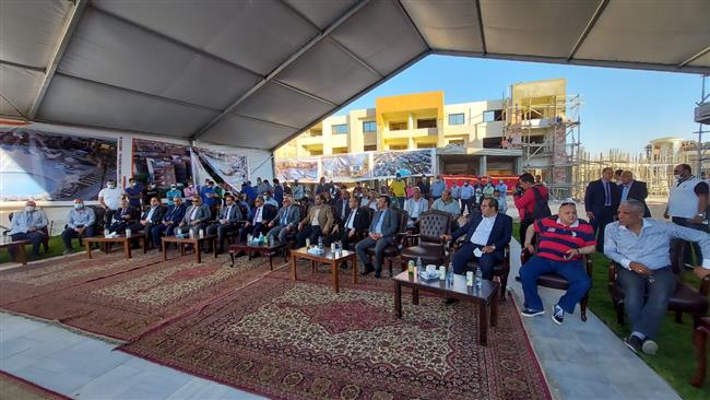 محافظ بورسعيد ولجنة التنمية المحلية يزوران مشروع هلنان