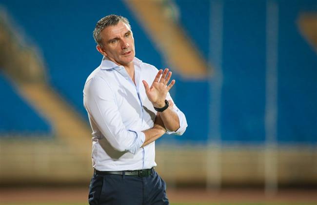كارتيرون يحدد قائمة الراحلين عن الزمالك 