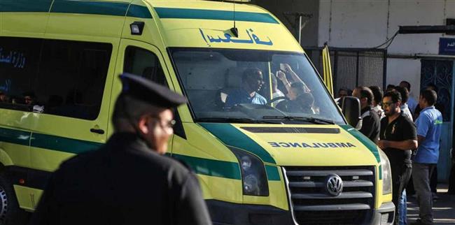 إصابة 3 أشخاص فى انقلاب سيارة بصحراوى قنا