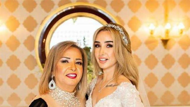 هنا الزاهد تشكر جمهورها.. بعد خروج والدتها من المستشفى