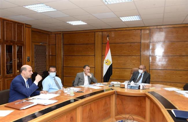  رئيس جامعة أسيوط يترأس أول اجتماعات مجلس وحدة علاج العاملين وأسرهم بالجامعة