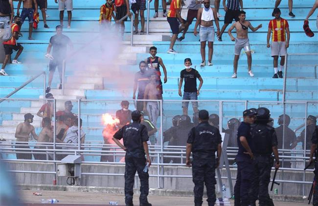 شغب الجماهير يؤجل مباراة الأهلي والترجى 