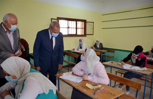 محافظ القليوبية يتفقد لجان امتحان الدبلومات الفنية 
