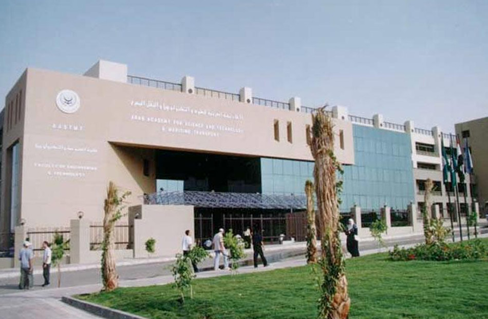 رئيس الأكاديمية العربية يتفقد فرع الأكاديمية بمدينة العلمين