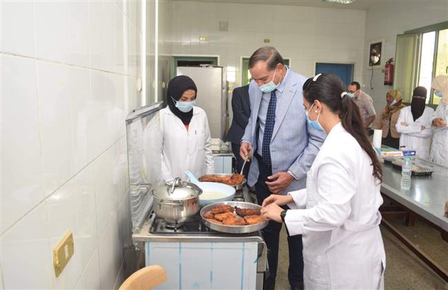 جامعة سوهاج تنظم ورشة تدريبية عن فن الطهي لطالبات كلية التربية النوعية 