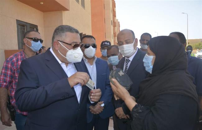  محافظ البحر الأحمر يجري جولة ميدانية بمساكن بديل العشوائيات بالغردقة 