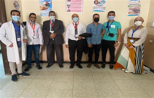 15 طبيب في قافلة جامعة المنيا بـ  «نزلة عبيد»