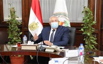 وزير الزراعة يبحث مستجدات وتطورات العمل بـ «تنمية الريف المصري»