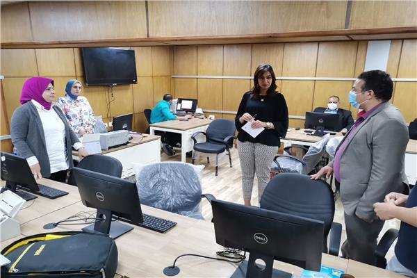 متدربة البرنامج الرئاسى تتفقد المكتب الاعلامى لمحافظ البحيرة 