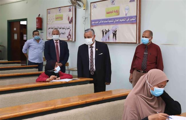  11700 طالب وطالبة يؤدون الامتحانات بجامعة جنوب الوادي اليوم