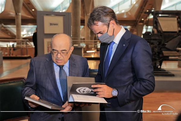 مدير مكتبة الإسكندرية يستقبل رئيس وزراء اليونان بالإسكندرية