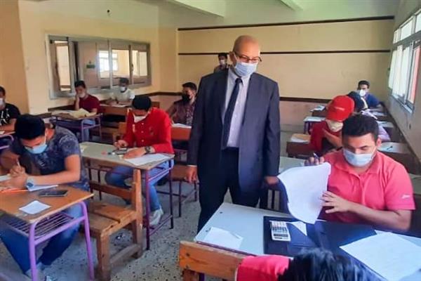 وكيل وزارة التعليم ببورسعيد يتفقد لجان امتحانات الدبلومات الفنية