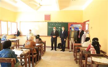   محافظ كفر الشيخ يتفقد لجان الثانوية العامة خلال الامتحان التجريبي لطلاب القسم العلمي