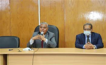 رئيس جامعة جنوب الوادى يلتقى بالمشاركين فى «مودة»