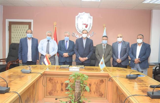 جامعة سوهاج: انتهاء تقييم المرشحين لجائزة التميز المؤسسي والاداري  