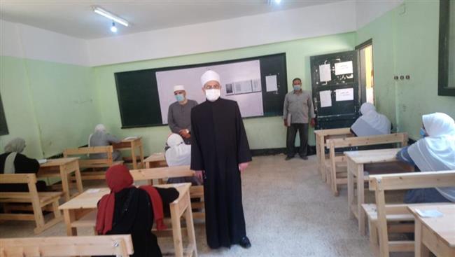 رئيس قطاع المعاهد يتفقد لجان امتحان دسوق بكفر الشيخ 