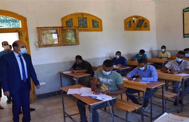 مفاجأة .. محافظ اسوان يعيد امتحان أوائل الإعدادية