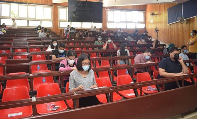 ٢٧٥ طالب يؤدون امتحانات نهاية العام الدراسي بفرع الجامعة الأهلية بسوهاج 