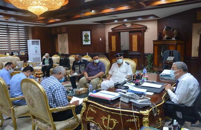 محافظ المنيا: استبدال سيارات الربع نقل بأخرى «فان» تعمل بالغاز الطبيعي