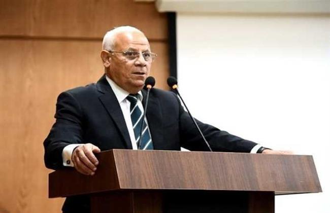 محافظ بورسعيد يستعرض آليات تطوير الهيكل التنظيمي بالأحياء