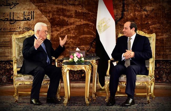 أبو مازن لـ الرئيس السيسى: مصر حصن وعز الأمة