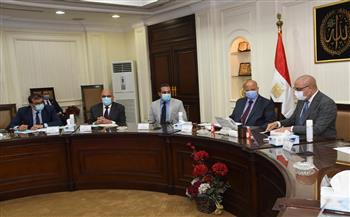   وزير الإسكان ومحافظ القاهرة يتابعان تنفيذ مشروعى «مثلث ماسبيرو» و«سور مجرى العيون»